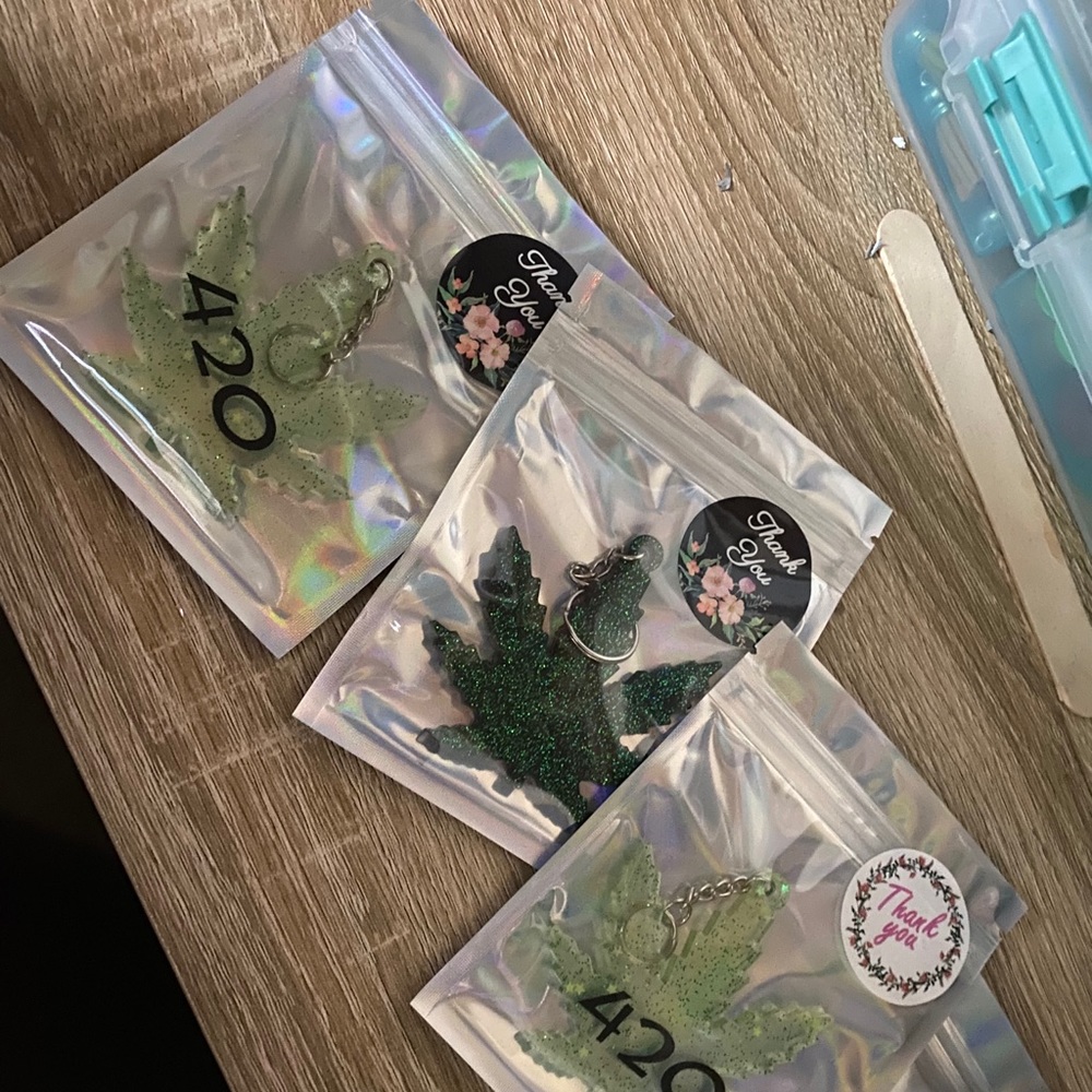 leaf keychain